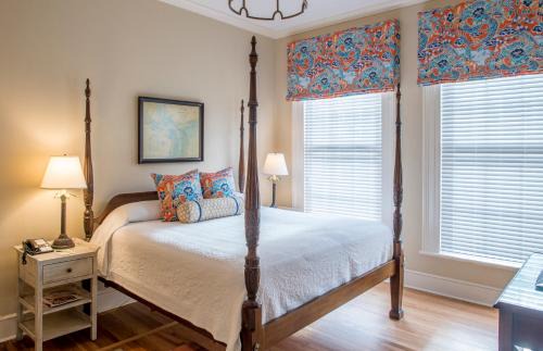 Charleston Historic District Bed & Breakfast | Kings Courtyard Inn