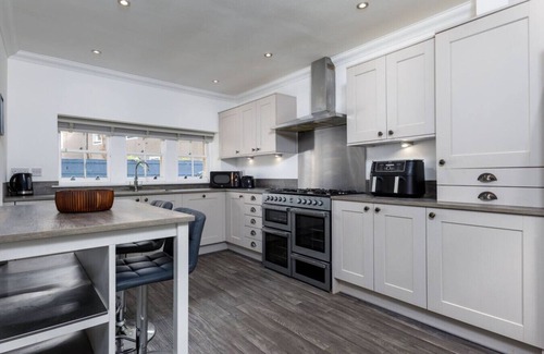 Stirling House | Kings Park Garden Cottage - Free Parking