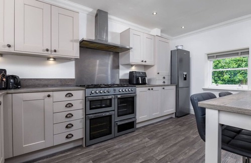 Stirling House | Kings Park Garden Cottage - Free Parking