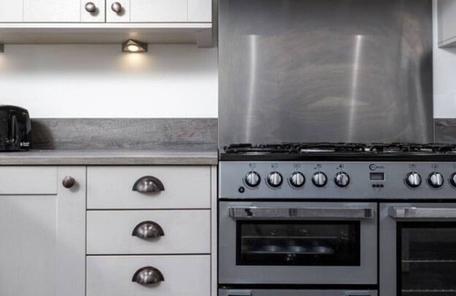 Stirling House | Kings Park Garden Cottage - Free Parking