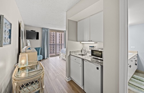 Arcadian Shores Apartment | Kingston Brighton 1202G Oceanview studio
