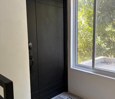Norbrook Apartment | Kingston Modern Getaway