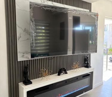 Norbrook Apartment | Kingston Modern Getaway