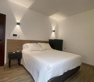 Simon Bolivar Apartment | Kiran Lodging Guayaquil