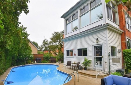 Kirkendall North House | Kirkendall North Getaway - with pool