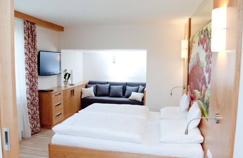 Bad Waltersdorf House | Kirschsuite ab 7 Nächte Halbpension - Hotel-restaurant Teuschler-mogg