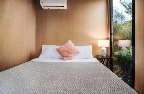 Waitoki House | Kiwi Farm Cabin 2 by Tiny Away