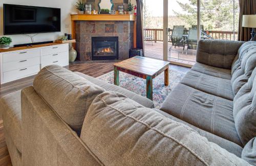Klamath Falls House | Klamath Falls Getaway with Pool and Hot Tub Access!