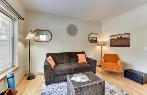 Klamath Falls House | Klamath Falls Townhome with Deck and Resort Amenities!