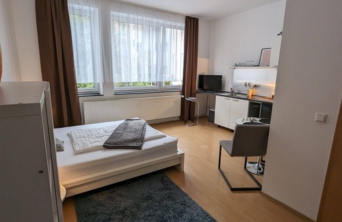 Pforzheim Apartment | Kleines Studio mit Küchenzeile und Bad, Zentral, Barrierefrei