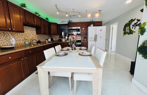 Orchid Lake Village House | KM más que un hospedaje una experiencia que te abraza desde el primer momento.