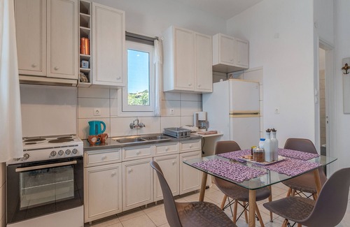 Andros Apartment | 'KNA Studio A' with Sea View, Wi-Fi and Air Conditioning