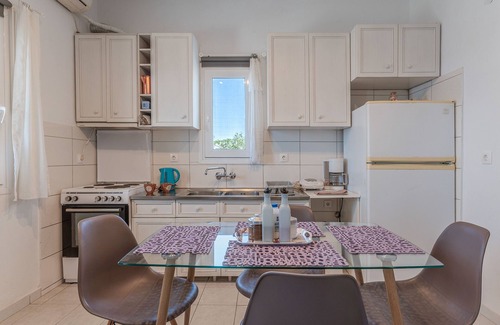 Andros Apartment | 'KNA Studio A' with Sea View, Wi-Fi and Air Conditioning