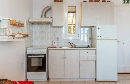 Andros Apartment | 'KNA Studio C' with Sea View, Wi-Fi and Air Conditioning