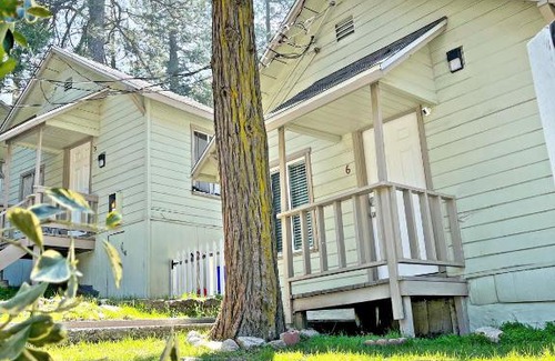 Crestline House | Knapps The Spot