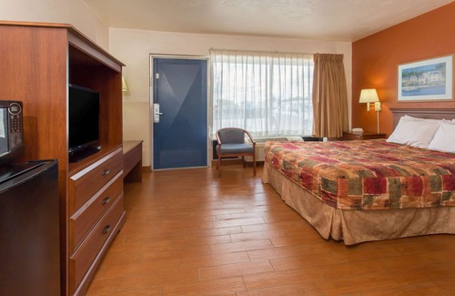 Arcadia Hotel | Knights Inn Arcadia