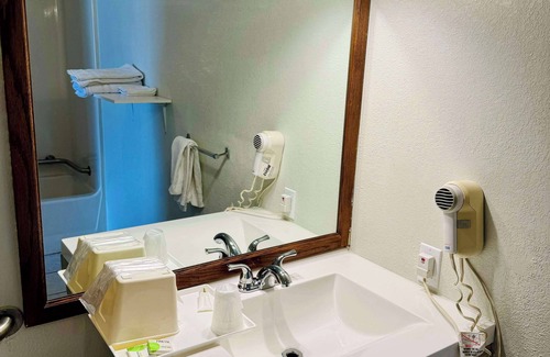 Bridgeport Hotel | Knights Inn Bridgeport Frankenmuth