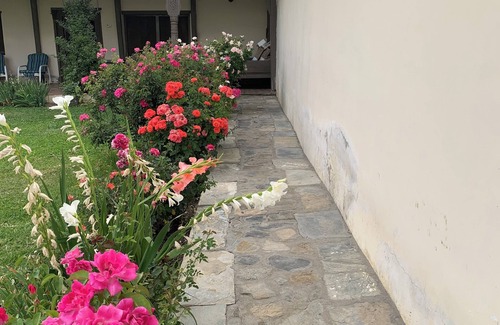 Brun Hotel | Knights Inn Droshp