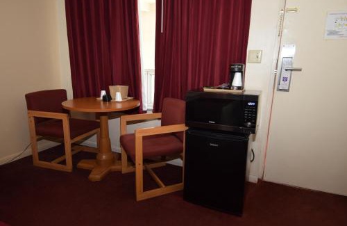 Oswego Hotel | Knights Inn Oswego East