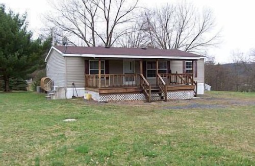 Snydertown House | Knoebles amusement park, susquehanna river, golf courses, flea markets