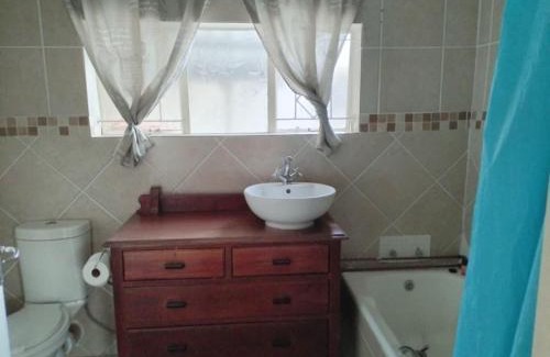 Klerksdorp Apartment | Knowles Nook Self-catering