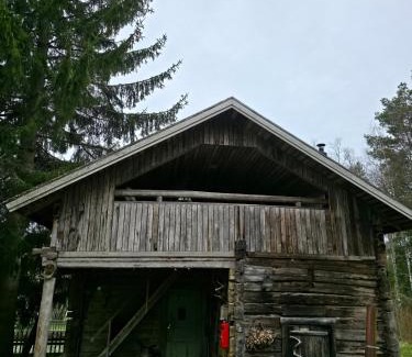 Rauma House | Kodikas hirsimökki - cozy log cottage