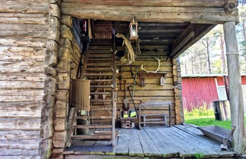 Rauma House | Kodikas hirsimökki - cozy log cottage