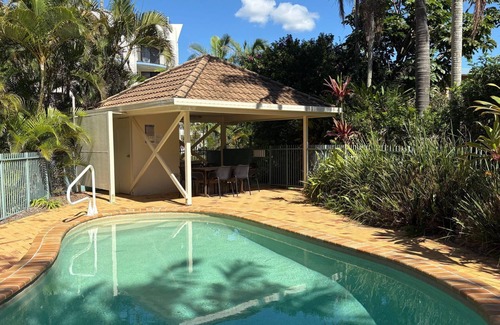 Caloundra Apartment | Kokomo Unit 4 - Enjoy cool ocean breezes from your balcony and lounge