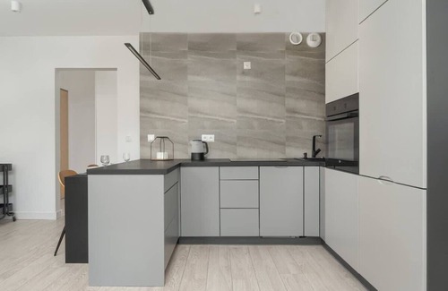 Krzyki Apartment | Komuny Paryskiej 72A | Wroclaw | Bright Studio | Wi-Fi | Balcony | Pet Friendly
