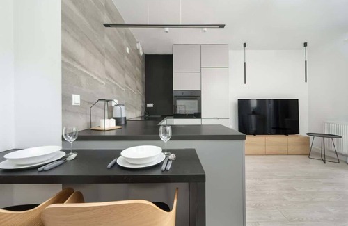 Krzyki Apartment | Komuny Paryskiej 72A | Wroclaw | Bright Studio | Wi-Fi | Balcony | Pet Friendly