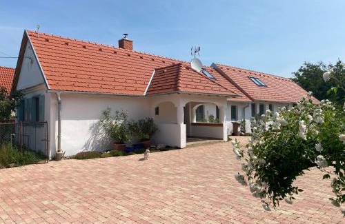 Doroske Apartment | Kondás ház