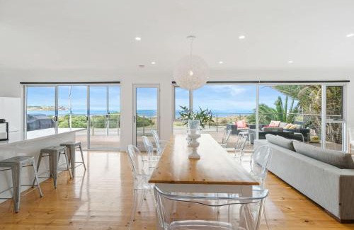 Victor Harbor House | Kondili 47 Esplanade Victor Harbor - Linen Included