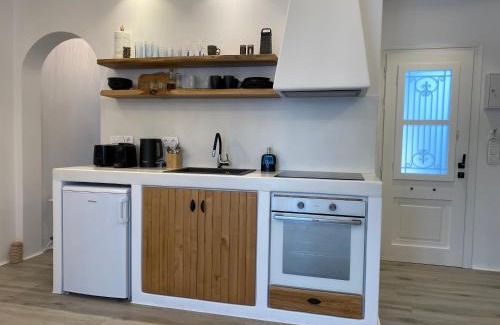 Naxos Town Apartment | Konstantza's Superior Suite