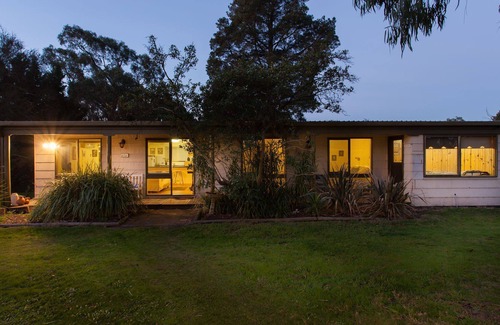 Langwarrin South Cottage | Kookaburra Cottage @ Kanturk Country Retreat
