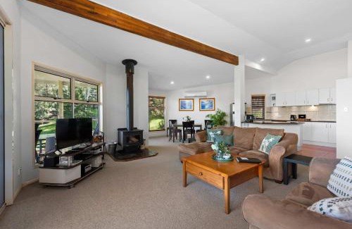 Ravensbourne Ski Chalet | Kookaburra Kottage 1 Bedroom