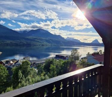 Salangen House | Koselig overnattingssted med fjordutsikt