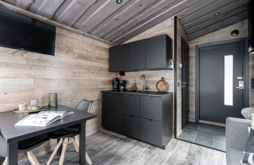 Laukaa House | Koskisviitti 3 - Private Lakeside Suite with Terrace