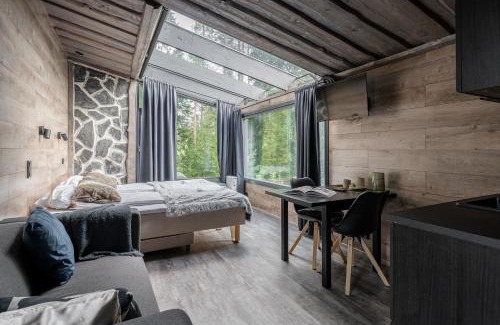 Laukaa House | Koskisviitti 3 - Private Lakeside Suite with Terrace