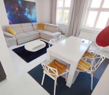 Stare Miasto Apartment | Kosmos 9 - Apartament Orbita by Rentoom