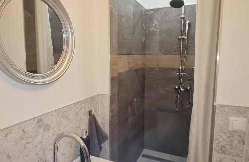 Tata Apartment | Kossuth Apartmanház