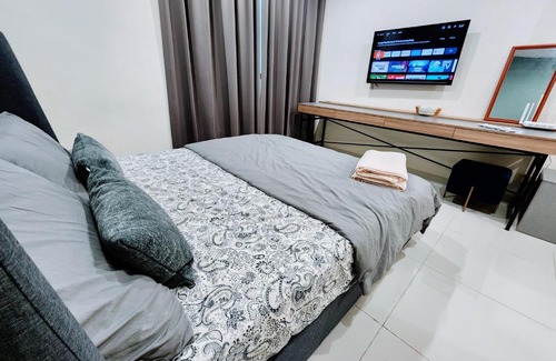 Batu Lintang Apartment | Kozi Square Twin Room with free Wi-fi & Carpark