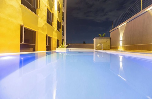 Embakasi Apartment | KOZI SUITES EXECUTIVE TWIN ROOM, 15 mins from JKIA