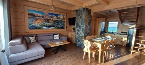 Czerwienne Ski Chalet | Królowo Chatka Na Budzu