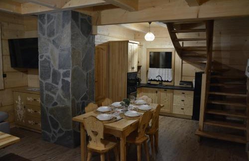 Czerwienne Ski Chalet | Królowo Chatka Na Budzu
