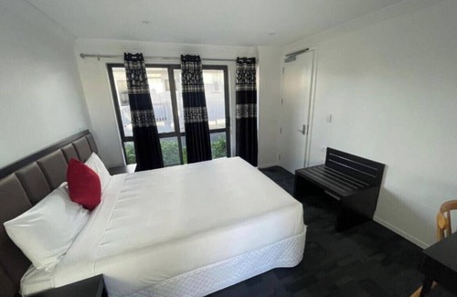 Papakura Hotel | Krishna Motel