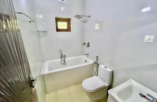 Chittilapilly House | Krishnakripa - Luxury Private Villa Near Guruvayoor Temple