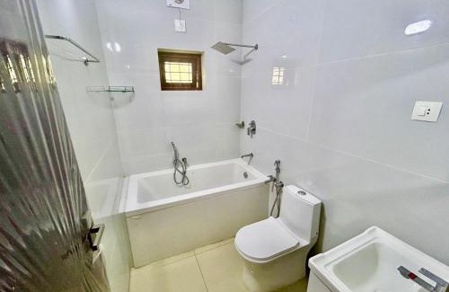 Chittilapilly House | Krishnakripa - Luxury Private Villa Near Guruvayoor Temple