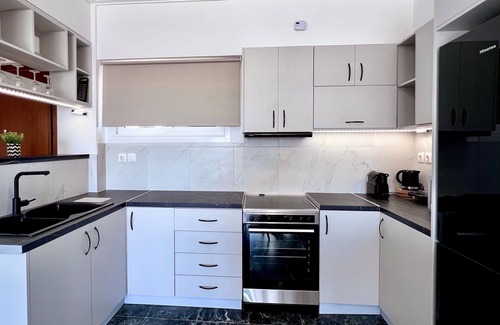 Vari-Voula-Vouliagmeni Apartment | Krystalli 3BR apartment in Voula by ΜΡS