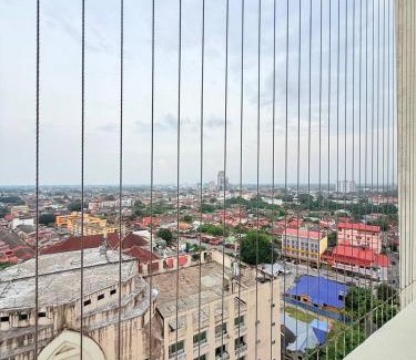 Gua House | KTC Suite Hotel with Private Cinema and PS5