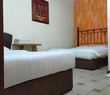 Kampung Lintang House | Kuching Waterfront Lodge